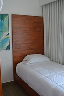 Private Jacuzzi and Balcony in 2-br Villa