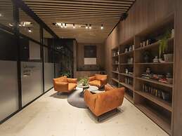 Urban 2br Apt in Central Area