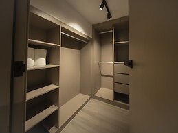 Spacious 2br w Terrace Lounge