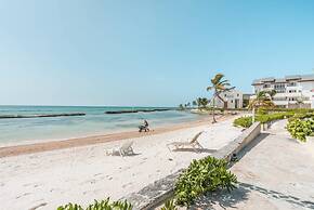 Apt w 2br-beachfront Private Pool in Sotogrande