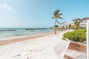 Apt w 2br-beachfront Private Pool in Sotogrande