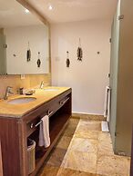 Apt w 2br Ocean View Jacuzzi in Sotogrande