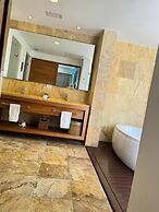 Apt w 2br Ocean View Jacuzzi in Sotogrande