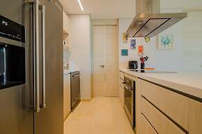 2br 5 Guests Private Balcony and Shared Pool