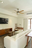 Pool Entry 7 Guests 2 Bedrooms