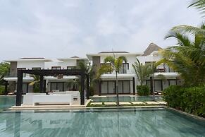 Pool Entry 7 Guests 2 Bedrooms