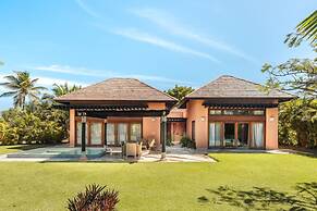 Bungalow With Pool and Backyard in Cap Cana