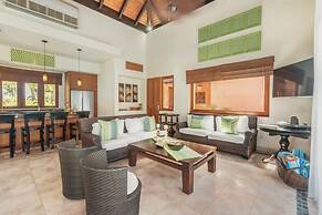 Bungalow With Pool and Backyard in Cap Cana