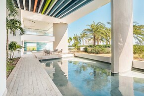 2br Apartment With Balcony and Views