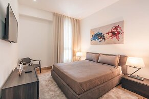 2br Apartment With Balcony and Views