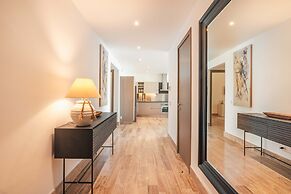2br Apartment With Balcony and Views