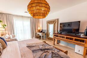 Chic apt With Ocean View at Punta Palmera Bb