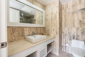 Cozy 2-br apt With Balcony in Portillo - Terrenas