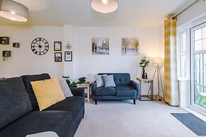 Spacious Home Ideal for Professionals Sleeps 8