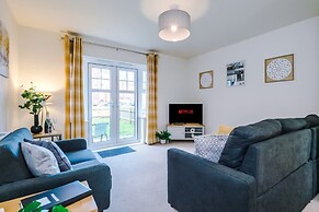 Spacious Home Ideal for Professionals Sleeps 8