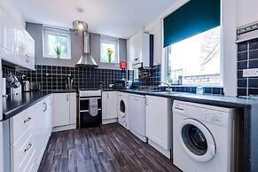 Perfect for Business Large Groups Sleeps 8