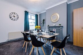 Perfect for Business Large Groups Sleeps 8