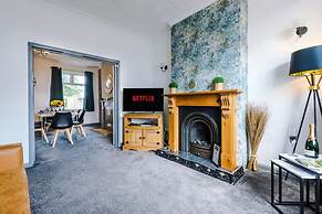 Perfect for Business Large Groups Sleeps 8