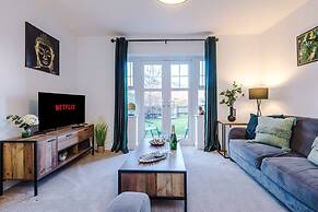 Modern House Ideal for Contractors Sleeps 8