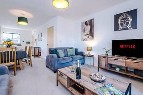 Modern House Ideal for Contractors Sleeps 8