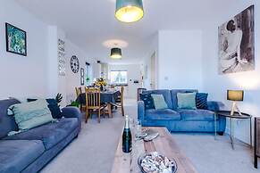 Modern House Ideal for Contractors Sleeps 8