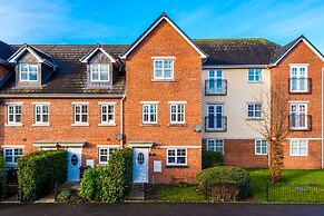 Modern House Ideal for Contractors Sleeps 8