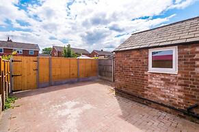 Pristine Home With Parking Ideal for Contractors