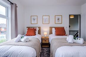 Pristine Home With Parking Ideal for Contractors