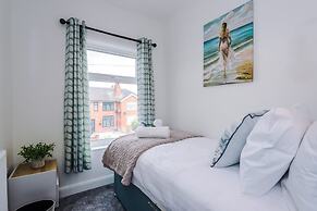 Pristine Home With Parking Ideal for Contractors