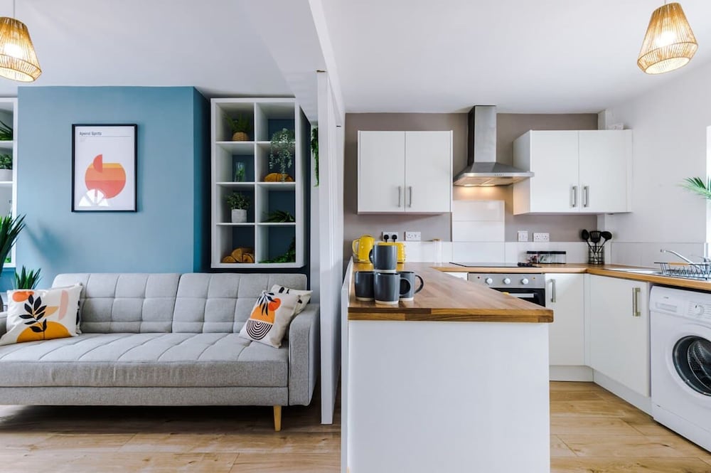 Stylish Home Incredible Location Sleeps 5