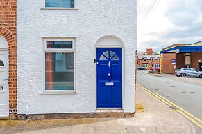 Stylish Home Incredible Location Sleeps 5