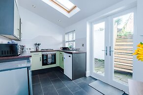 Lovely House Great Location Perfect for Couples