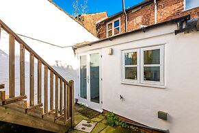 Lovely House Great Location Perfect for Couples