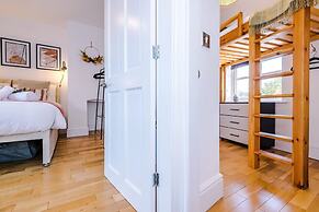 Lovely House Great Location Perfect for Couples