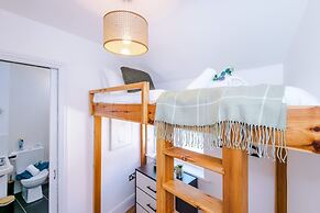 Lovely House Great Location Perfect for Couples