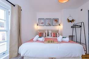 Lovely House Great Location Perfect for Couples