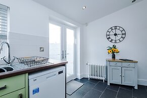 Lovely House Great Location Perfect for Couples