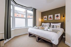 Modern Apartment Perfect for Business Sleeps 4