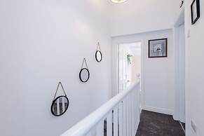 NEW Stylish City Centre Home Great Location