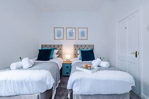 NEW Stylish City Centre Home Great Location