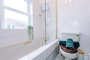 NEW Stylish City Centre Home Great Location