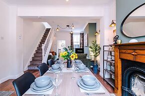 NEW Stylish City Centre Home Great Location