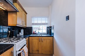 NEW Spacious Stylish Home City Centre Sleep 4