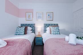 NEW Spacious Stylish Home City Centre Sleep 4