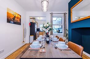 NEW Spacious Stylish Home City Centre Sleep 4