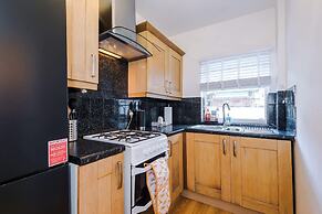 NEW Spacious Stylish Home City Centre Sleep 4