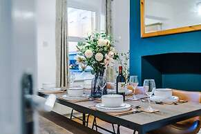 NEW Spacious Stylish Home City Centre Sleep 4