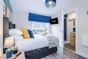 NEW Pristine Studio in the City-centre Sleeps 2