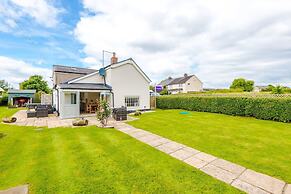 NEW Stunning Cottage Ideal for Families Groups