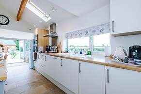 NEW Stunning Cottage Ideal for Families Groups